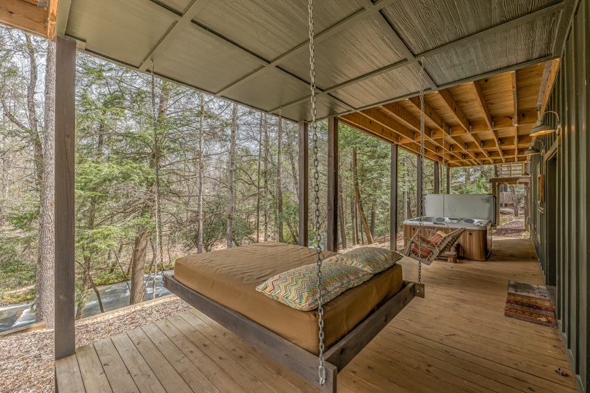 10 Cabins with Luxurious Swinging Beds Blog Post