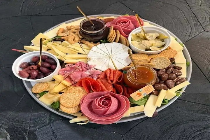 Things To Do BLUE RIDGE CABIN CUISINE